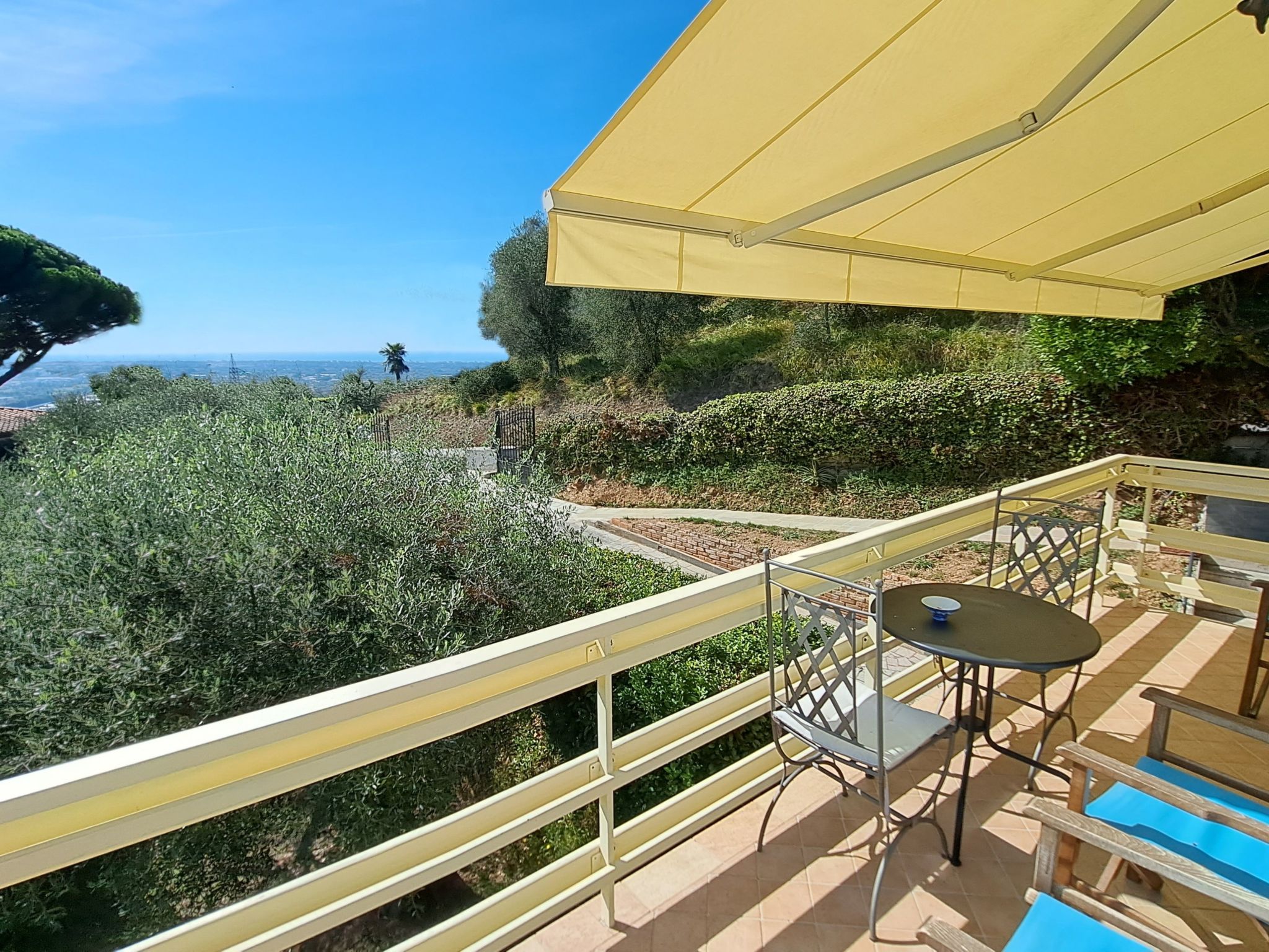 Hill Palace Villa-Outside