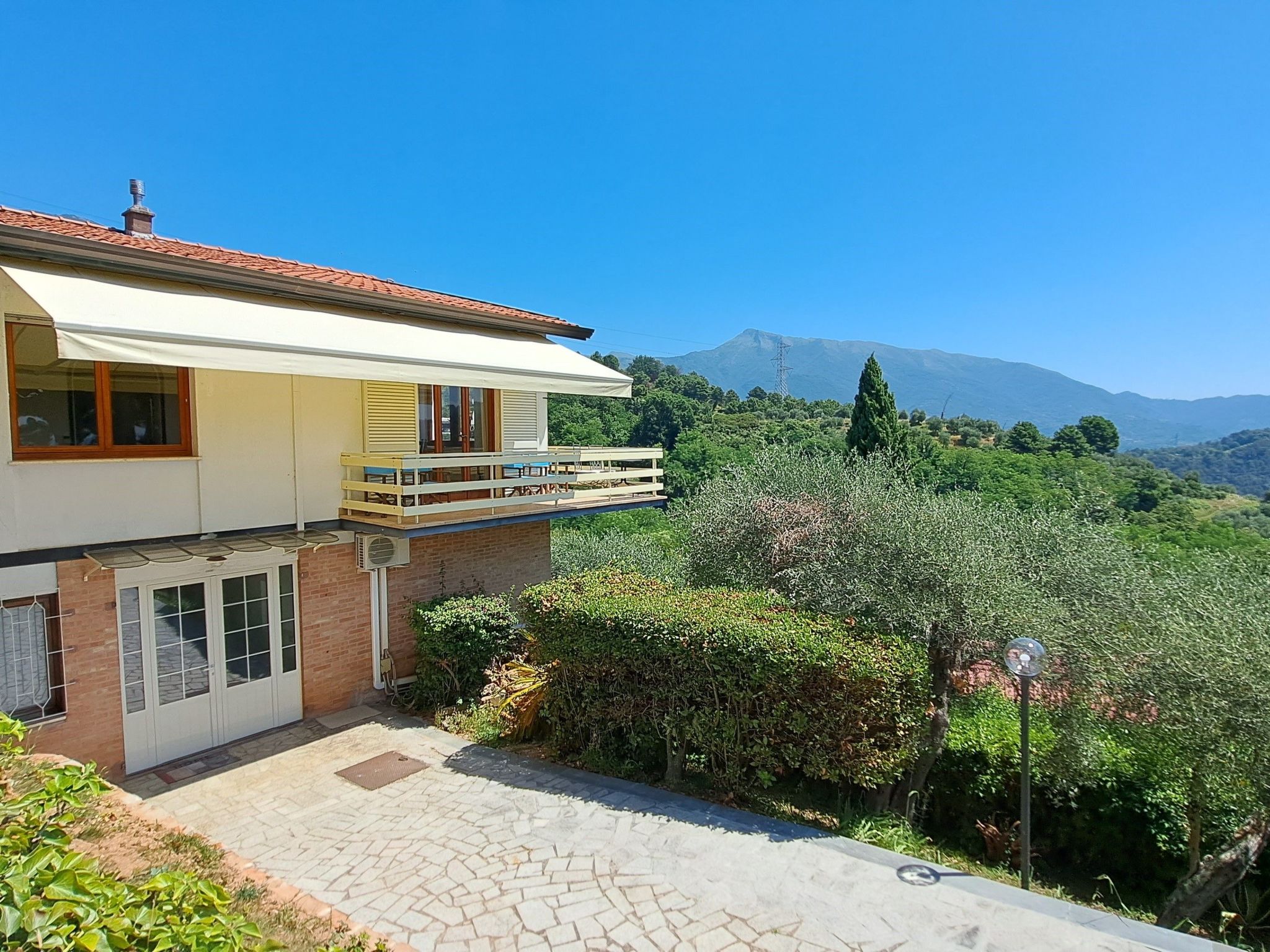 Hill Palace Villa-Outside