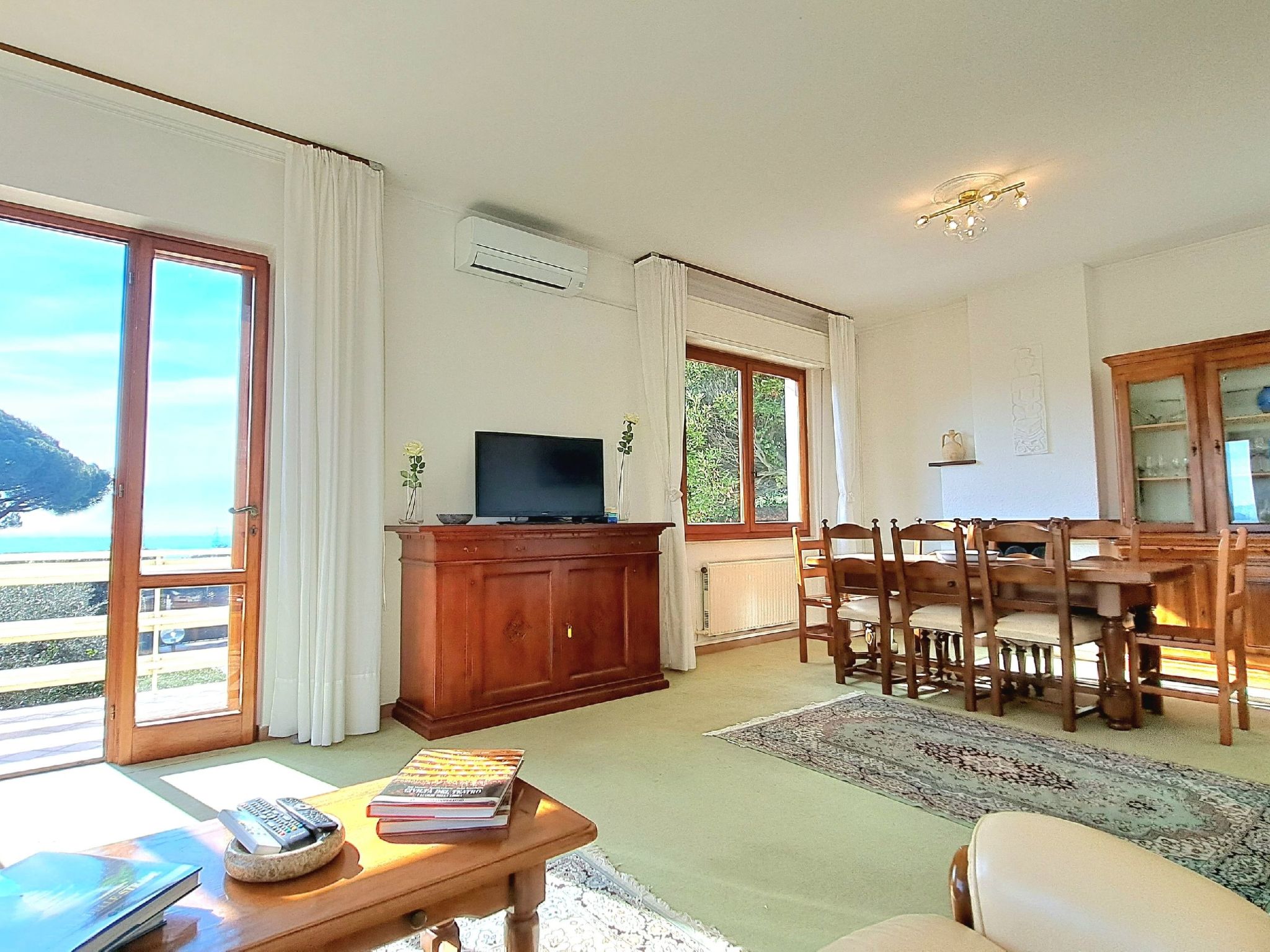 Hill Palace Villa-Inside