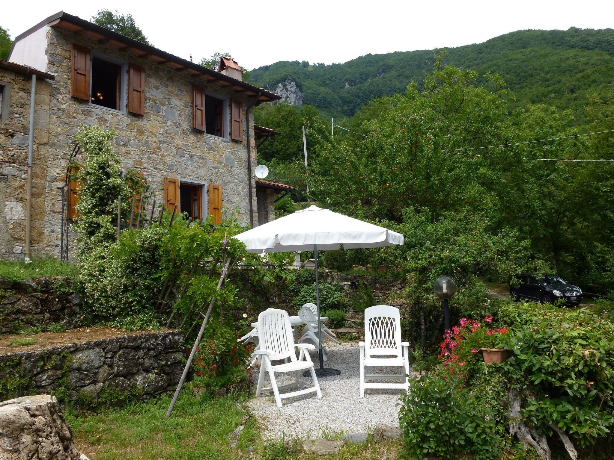 mit Garten, Grill und Terrasse — view 1 of 24