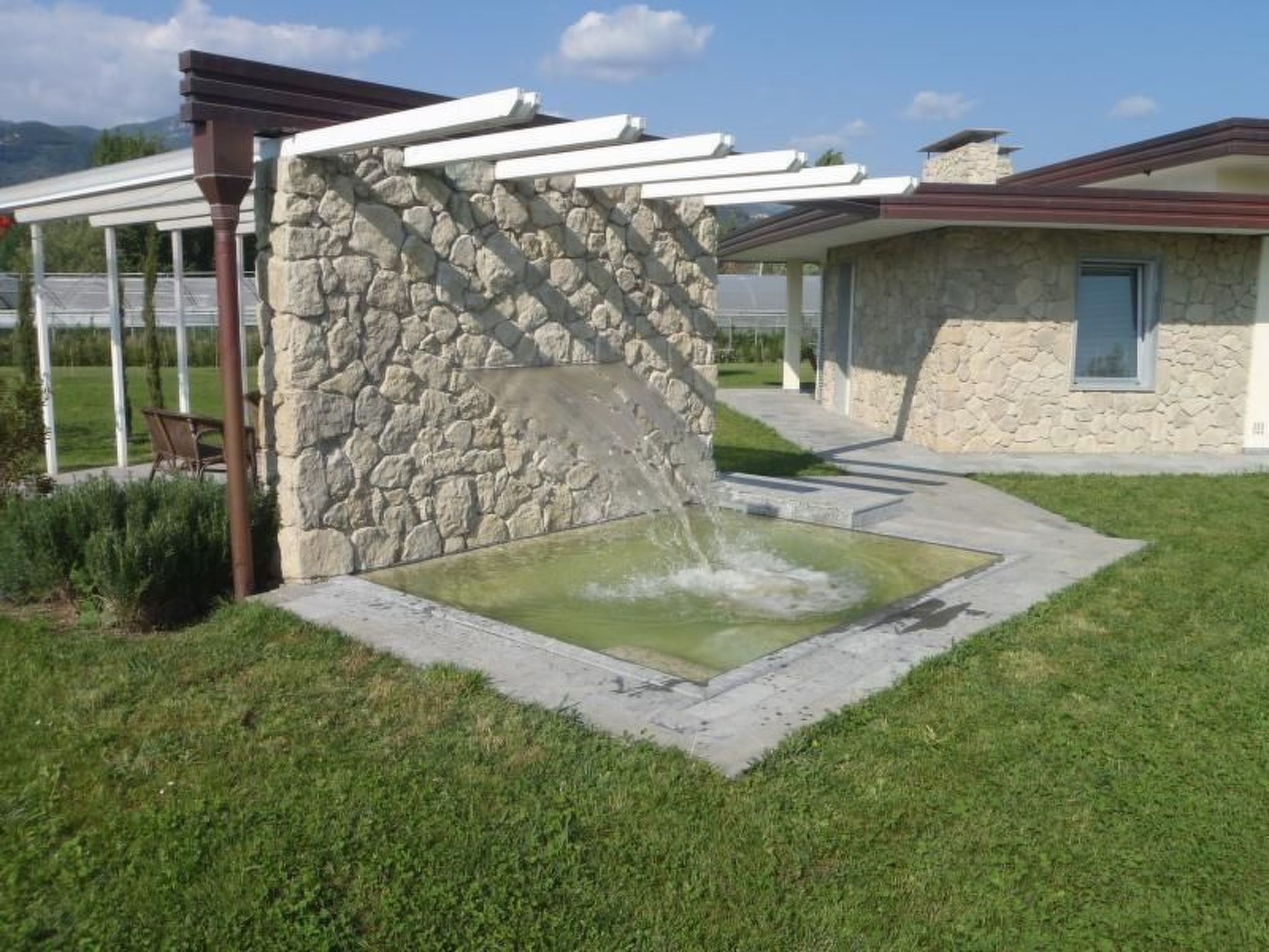 Mit Garten, Grill und Terrasse