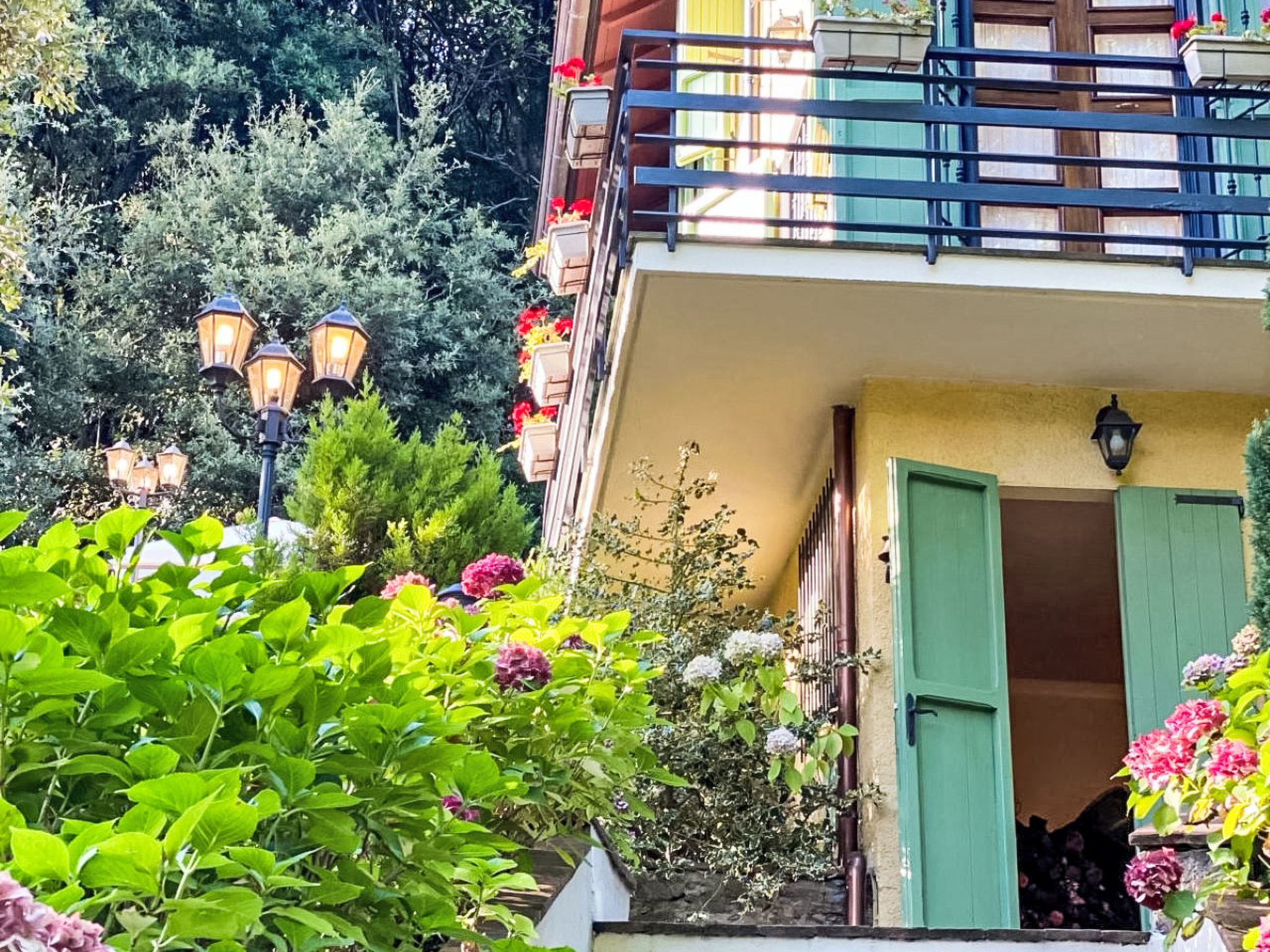 Schönes Ferienhaus in Camaiore mit Privatem Pool - Buiten