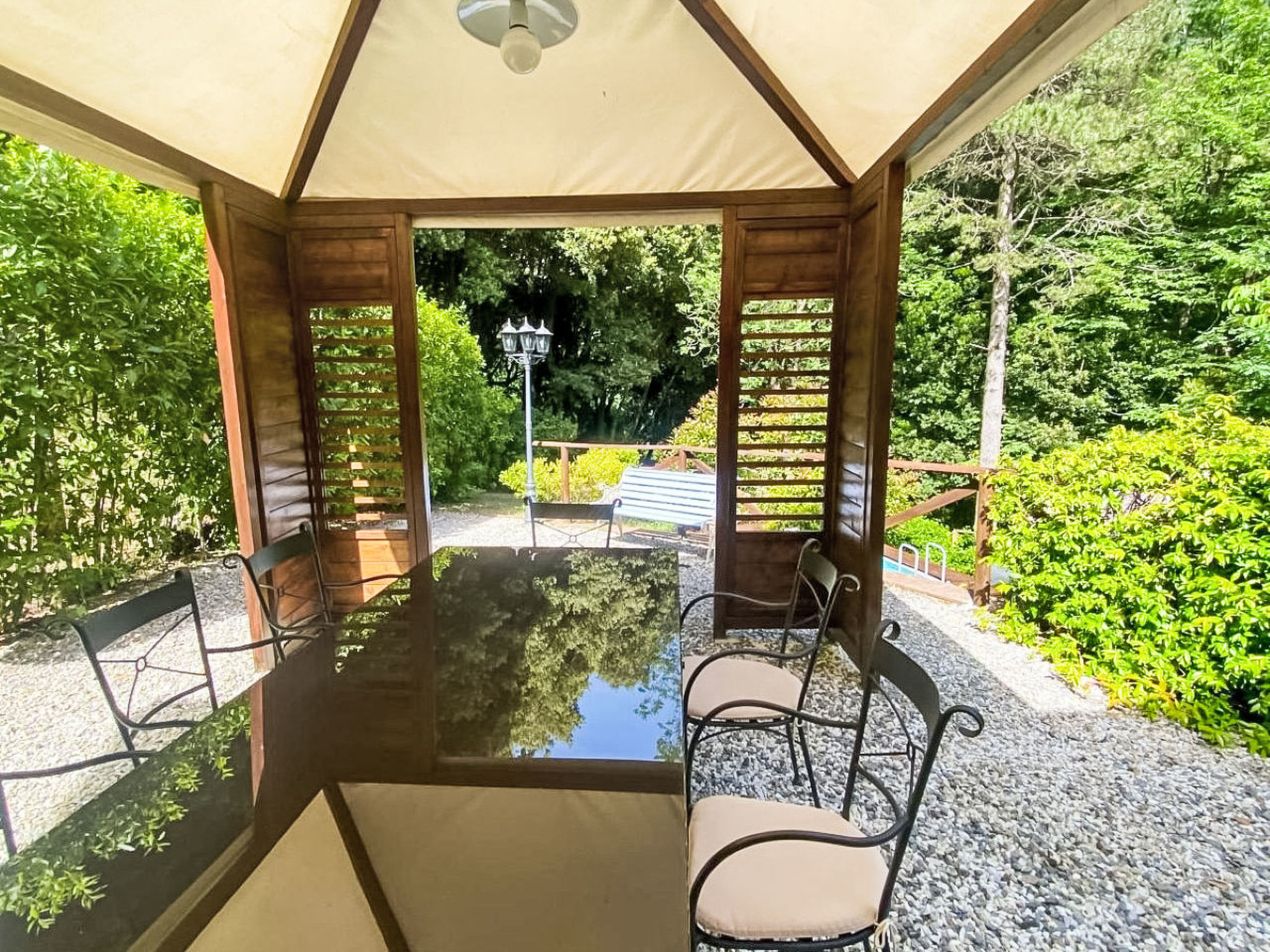 Schönes Ferienhaus in Camaiore mit Privatem Pool - Buiten