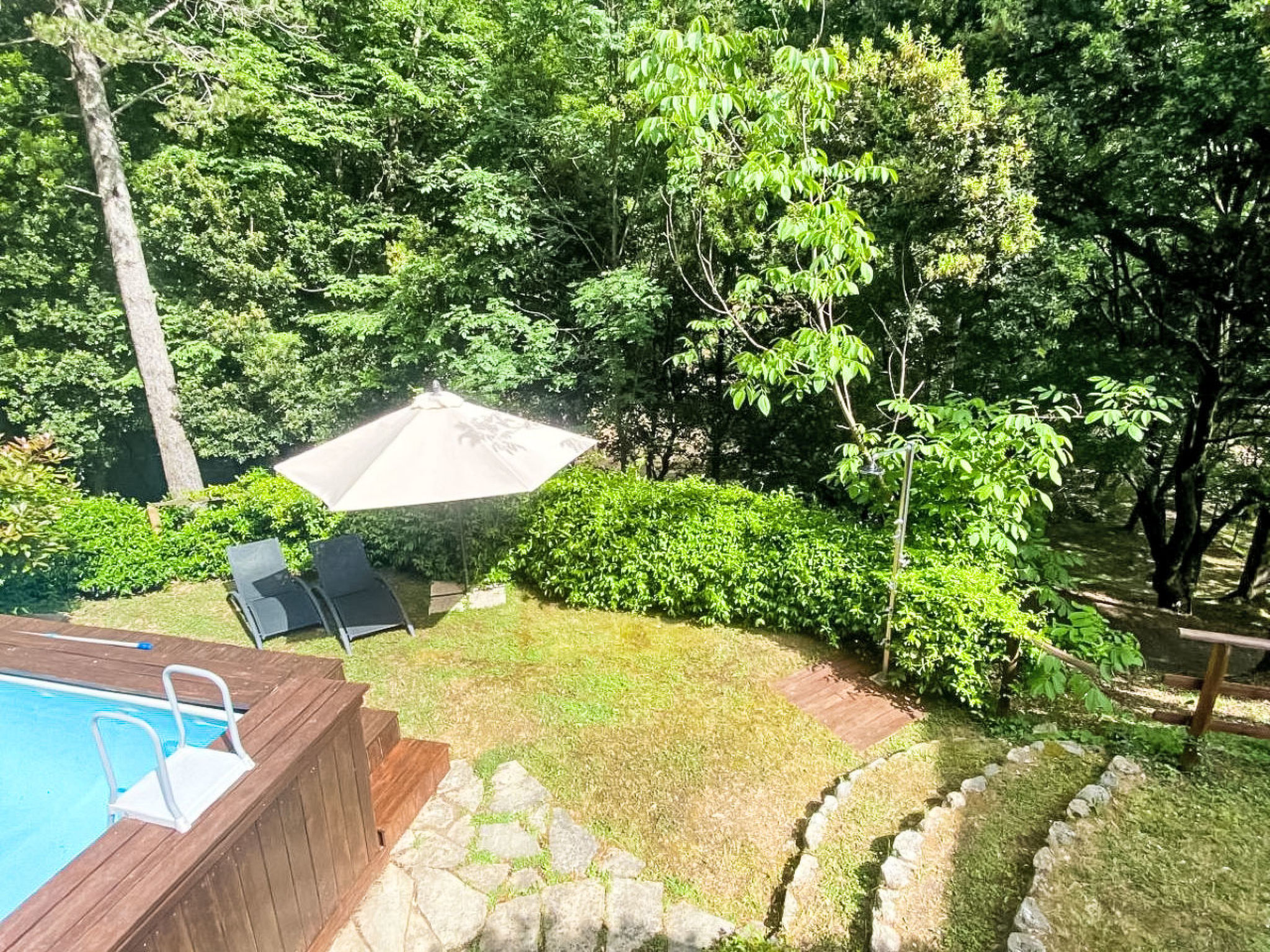 Schönes Ferienhaus in Camaiore mit Privatem Pool - Buiten