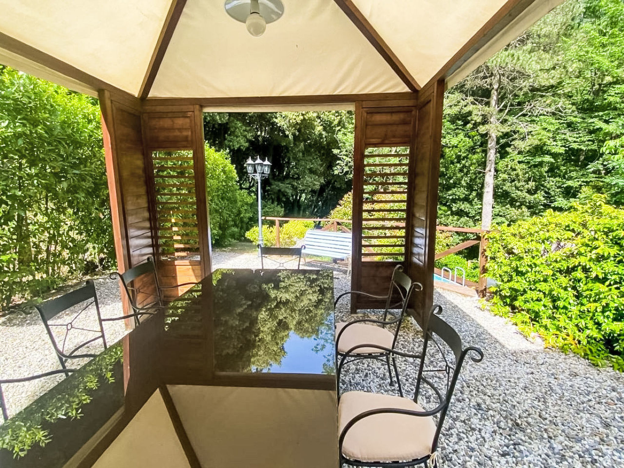 Schönes Ferienhaus in Camaiore mit Privatem Pool - Buiten