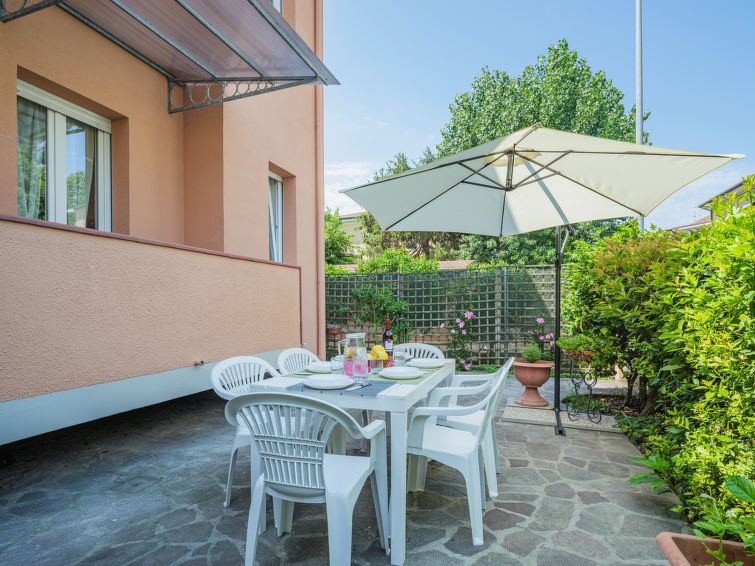 5-persoons vakantiehuis Villa Margherita op 500 m van zee in Viareggio in Viareggio
