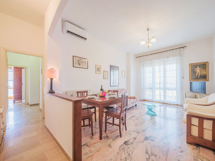 Search and Stay destination Viareggio, Toscana - Italy from AU$ 278. Cinzia