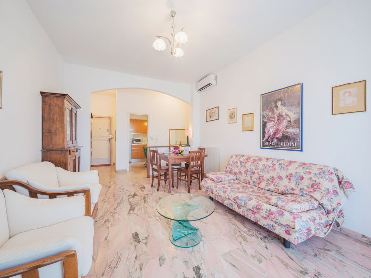 Search and Stay destination Viareggio, Toscana - Italy from AU$ 278. Cinzia