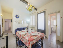 Centraal appartement in Viareggio, op loopafstand van strand en boulevard - thumbnail 1