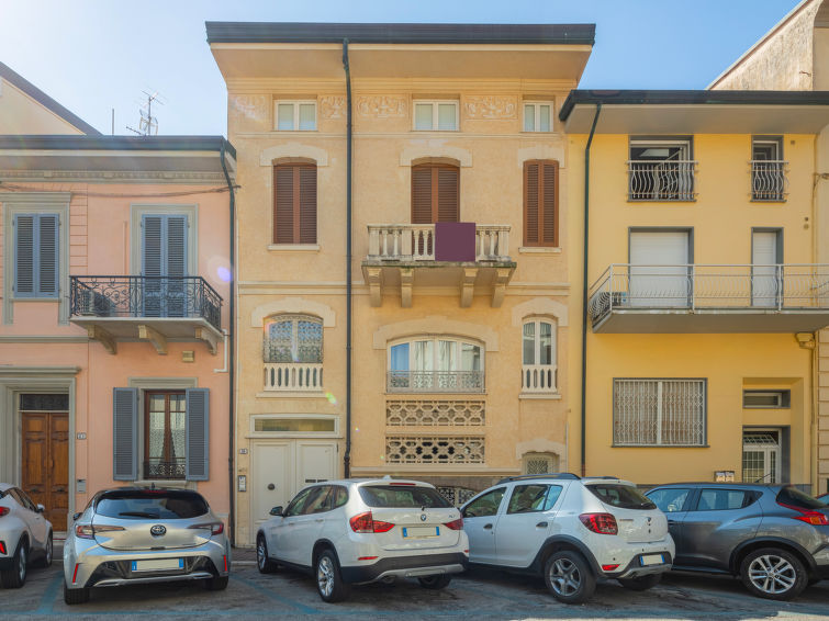Search and Stay destination Viareggio, Toscana - Italy from AU$ 326. Lungomare
