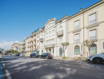 Aan zee: Ruim en modern appartement in centrum Viareggio - thumbnail 1