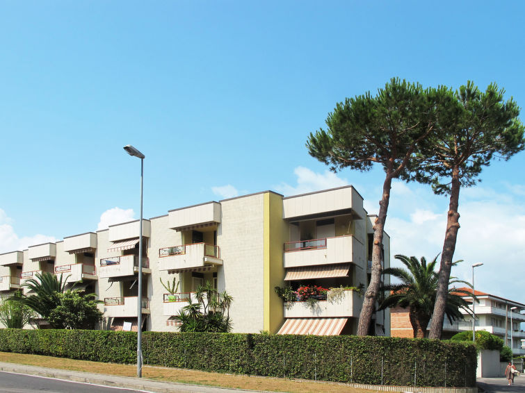 Aan zee: Licht appartement voor 4 personen in Viareggio in Viareggio