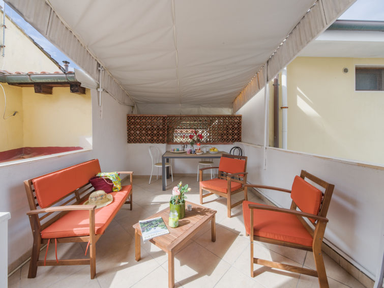 Op 600 m van het strand: Ruim appartement in Viareggio voor 5 personen in Viareggio