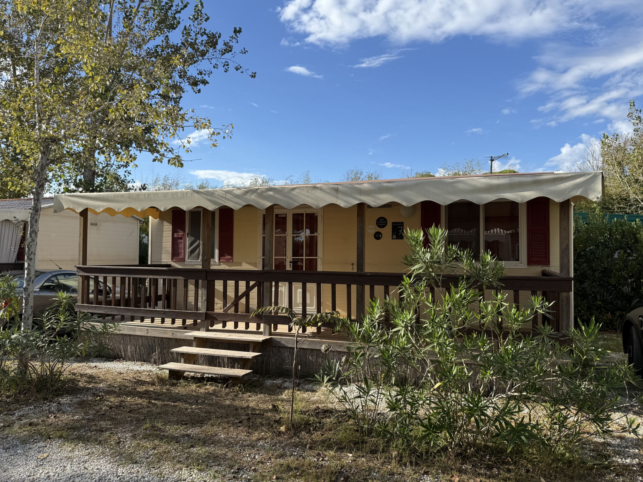 Welkom in dit charmante chalet op Camping Paradiso, prachtig gelegen in het zonnige Viareggio, Toscane, vlakbij het iconische Pisa in Italië.

Het chalet biedt slaapruimte voor het hele gezin of vrie..