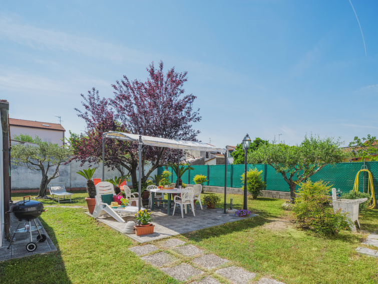 Search and Stay destination Torre del Lago Puccini, Toscana - Italy from AU$ 337. Elena