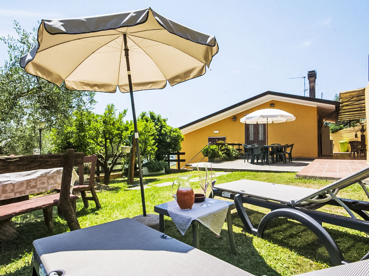 Vrijstaand vakantiehuis Le Bozzelle in Massarosa voor 4 personen in Massarosa