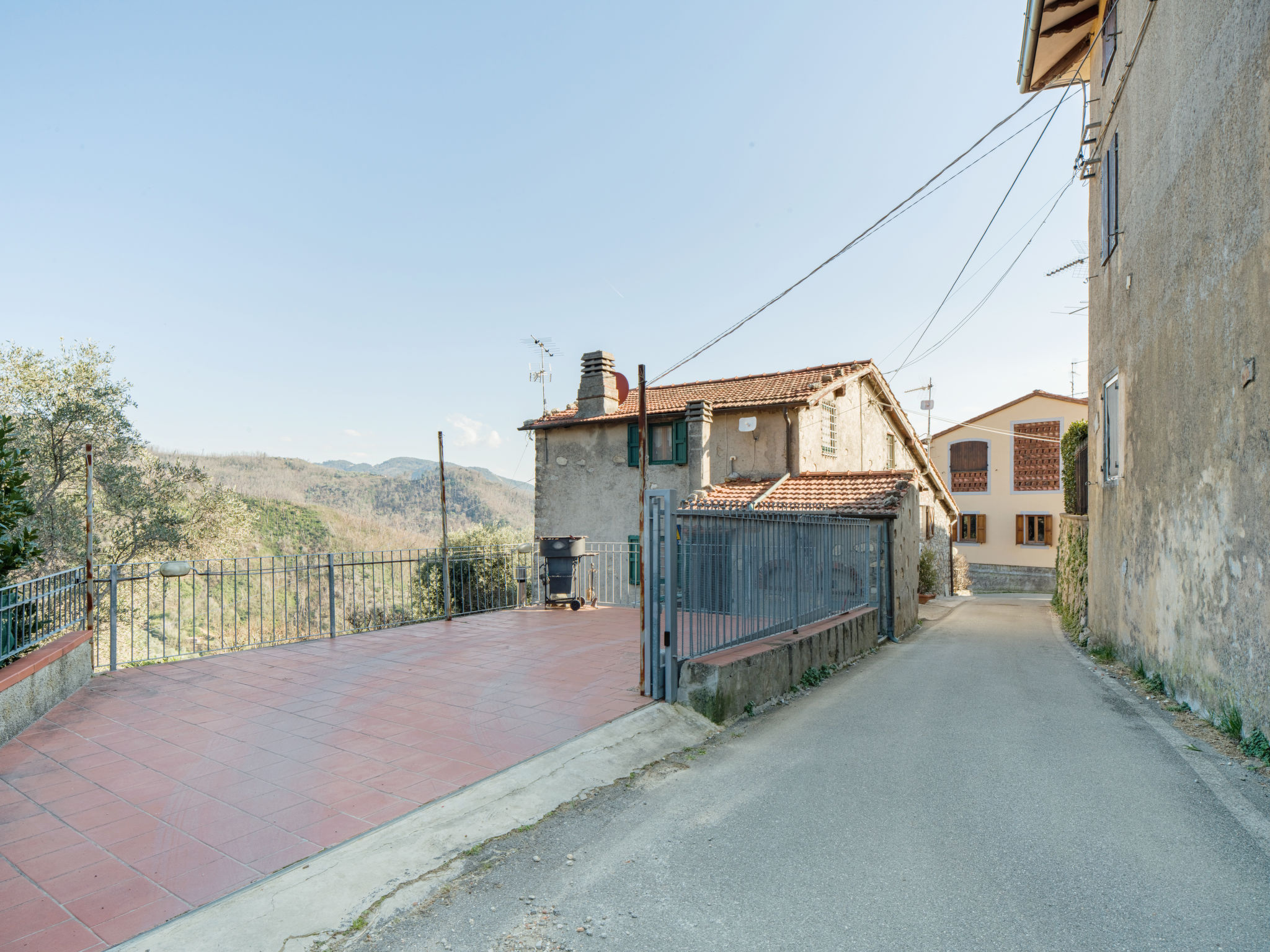 La corte di Miglianello-Outside