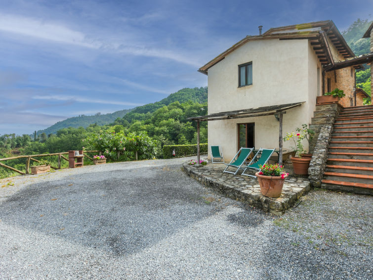 4-persoons appartement met open haard in Pescia · 45 m² in Pescia