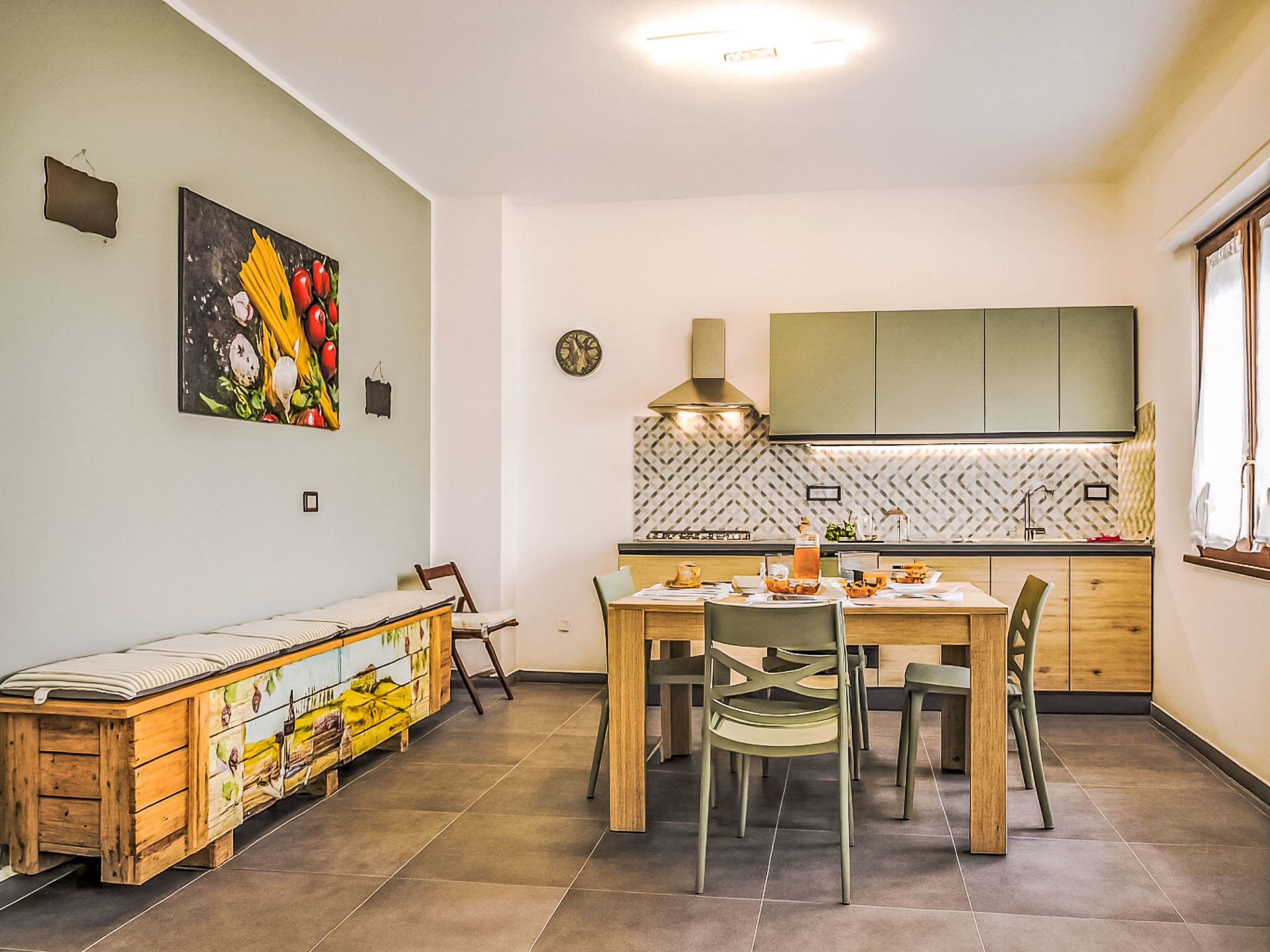 Kitchen / Dining Room