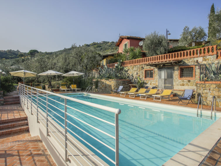 Sauna en whirlpool in rustiek vakantiehuis Borgo della Limonaia in Montecatini Terme