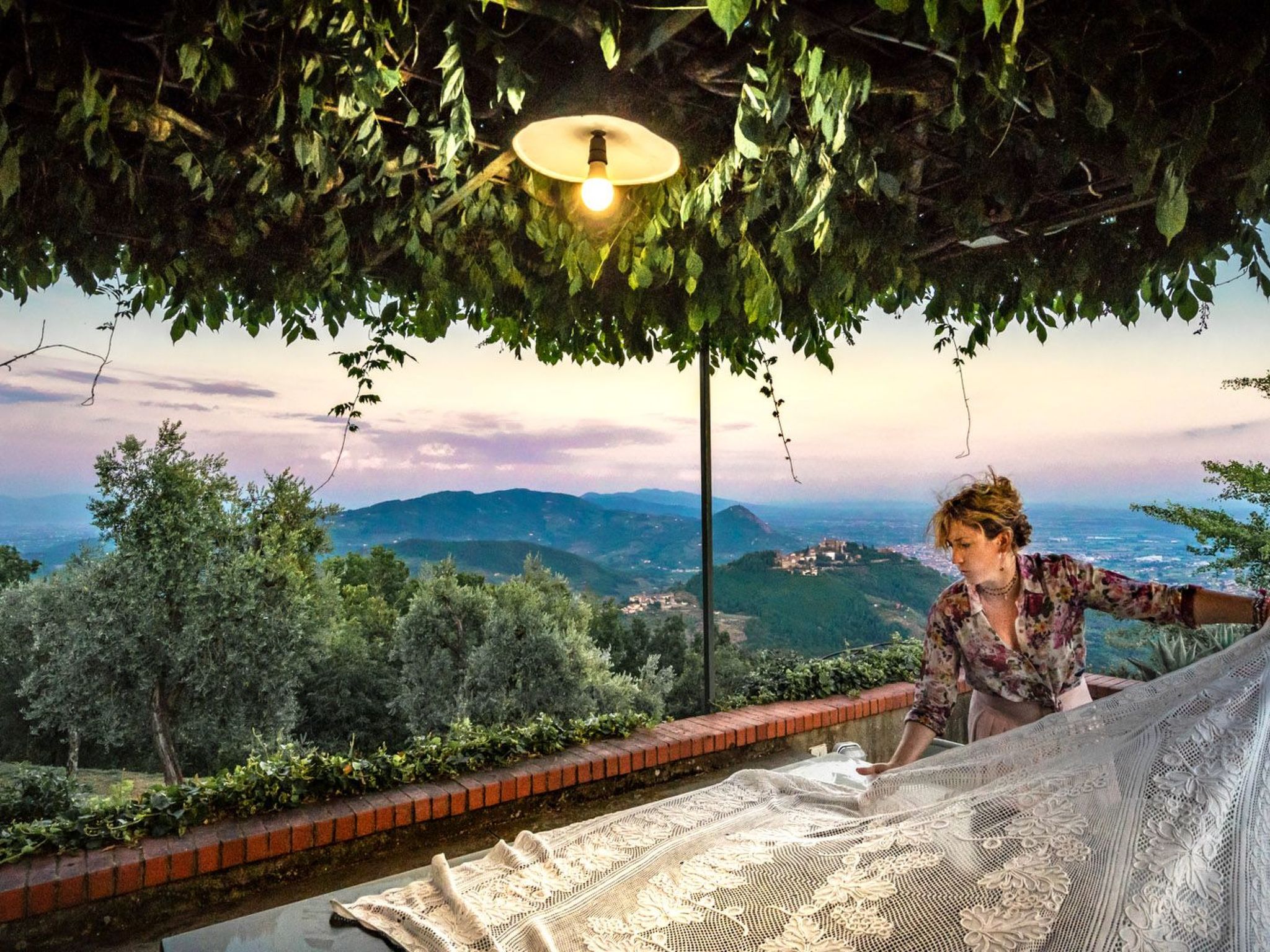 Mit Privatparkplatz-Drinnen