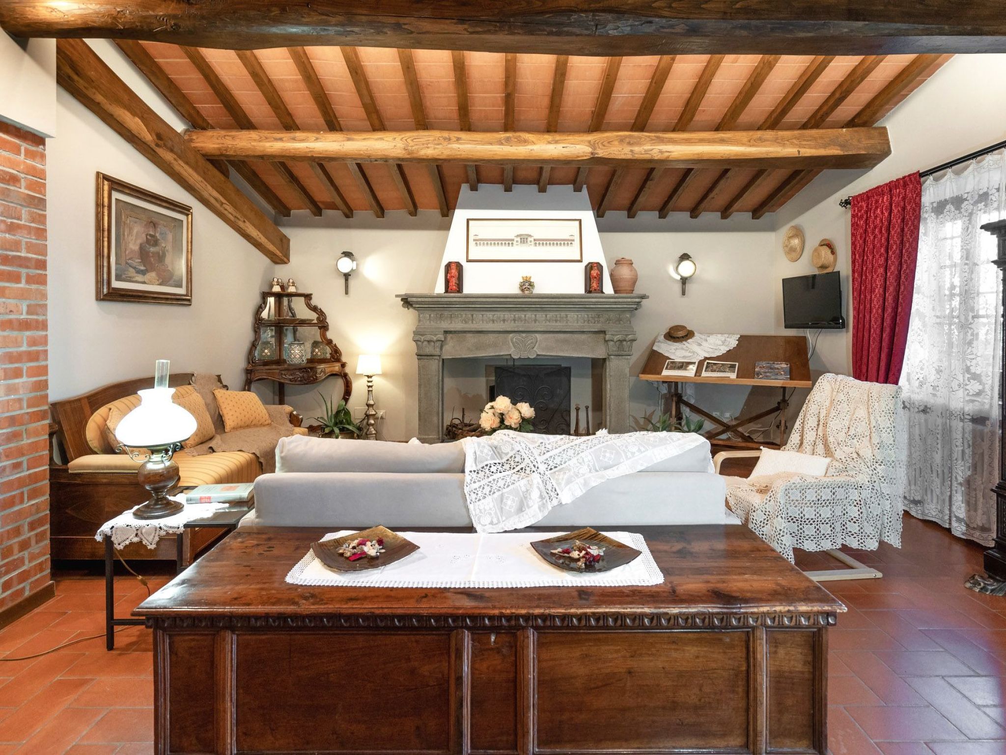 Mit Privatparkplatz-Drinnen