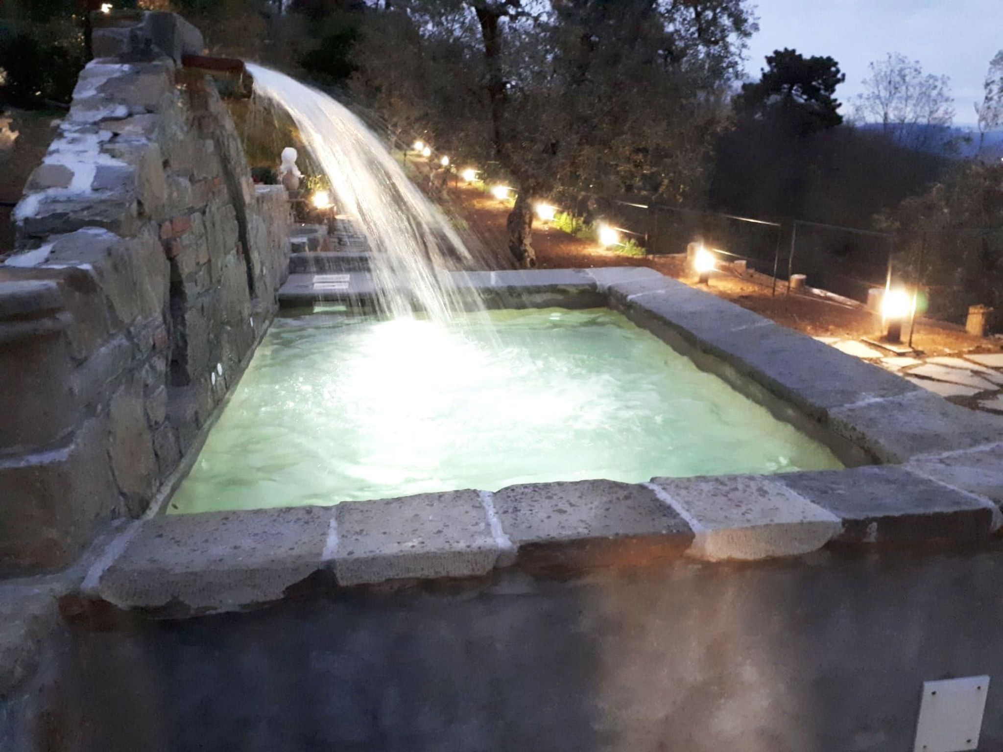 Mit Privatparkplatz-Drinnen