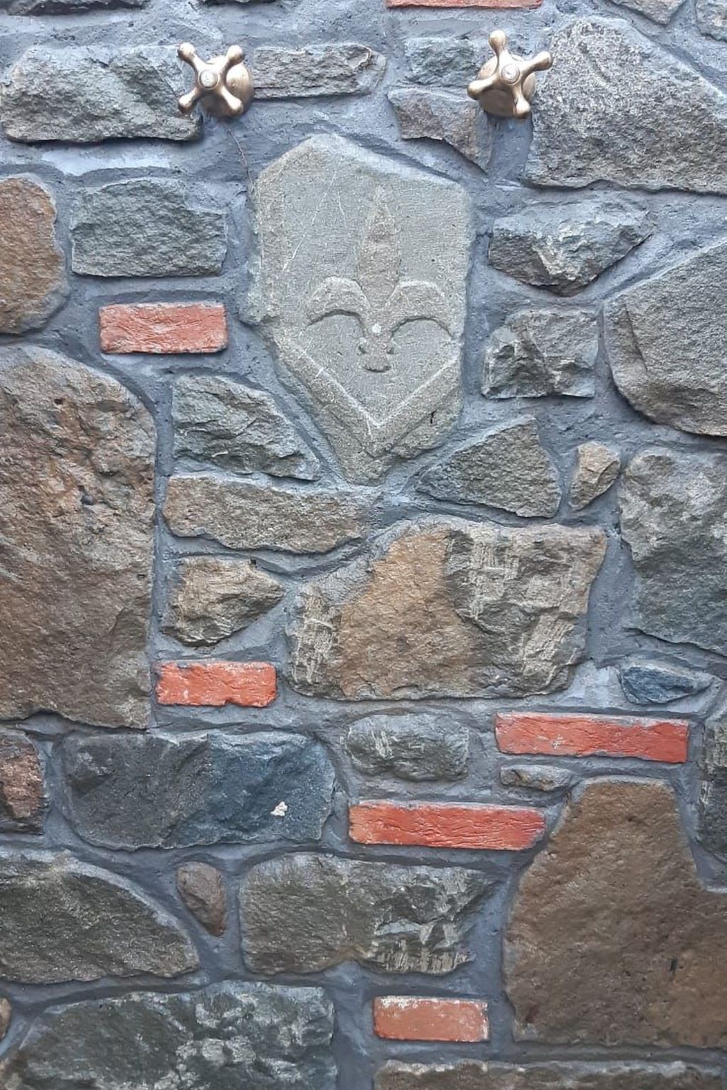 Mit Privatparkplatz-Drinnen