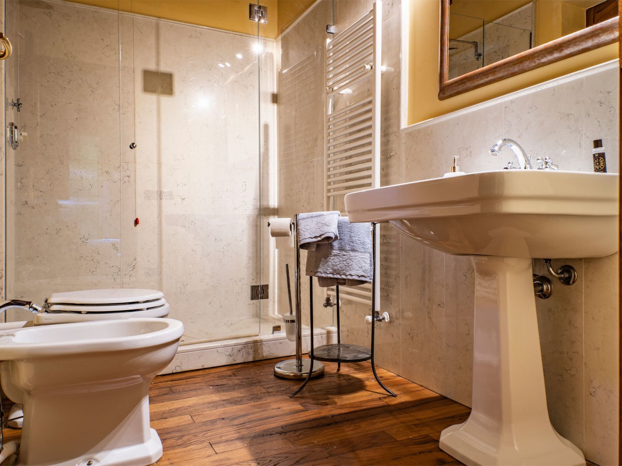 Für 10 Personen in Montecatini Tere, Toskana (Provinz Pistoia)-Binnen