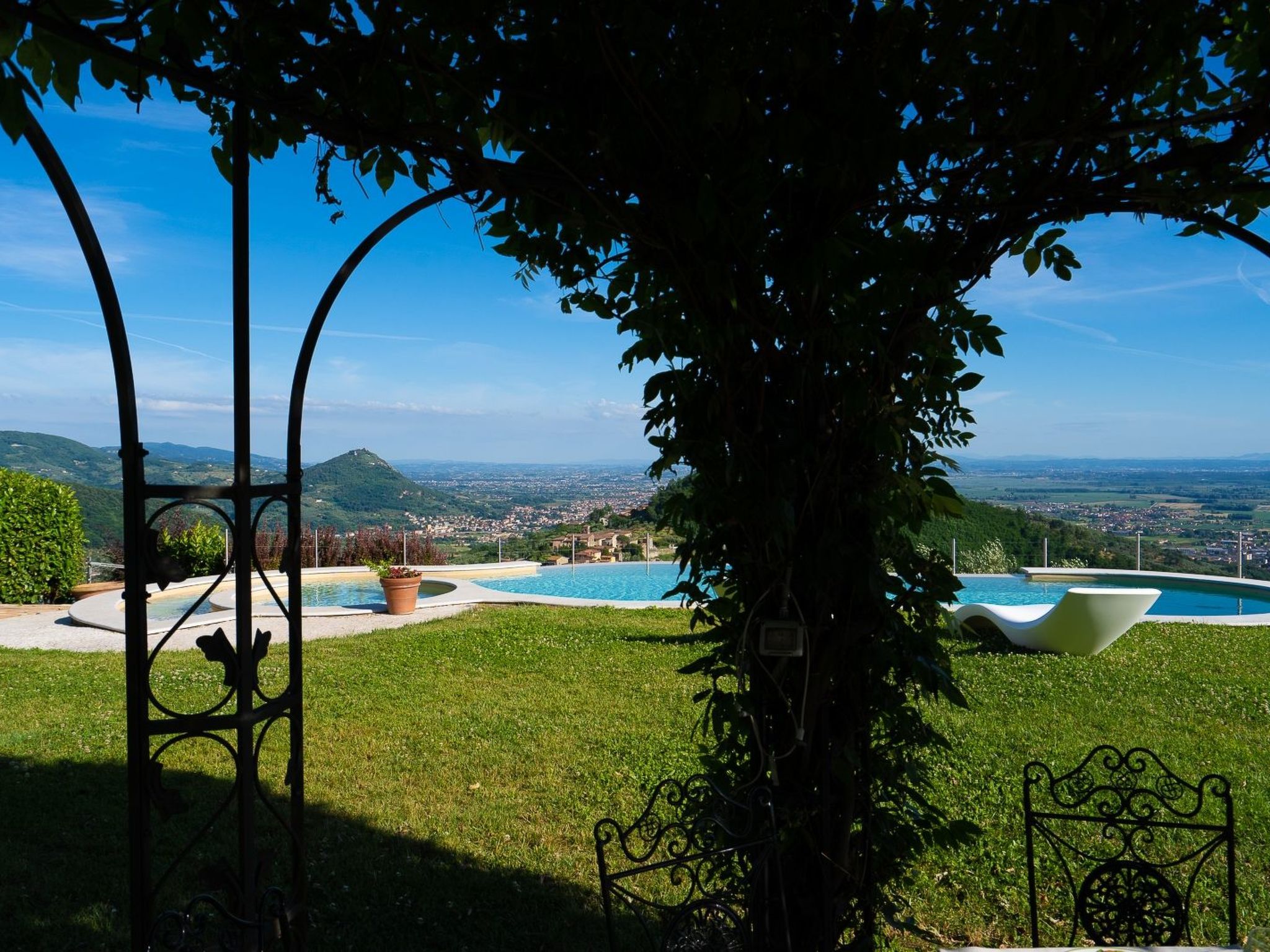 Für 10 Personen in Montecatini Tere, Toskana (Provinz Pistoia)-Binnen