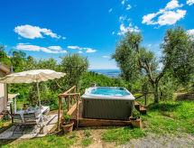 Whirlpool en verwarmd zwembad bij vakantiehuis Il Paradiso in Montecatini Terme - thumbnail 4