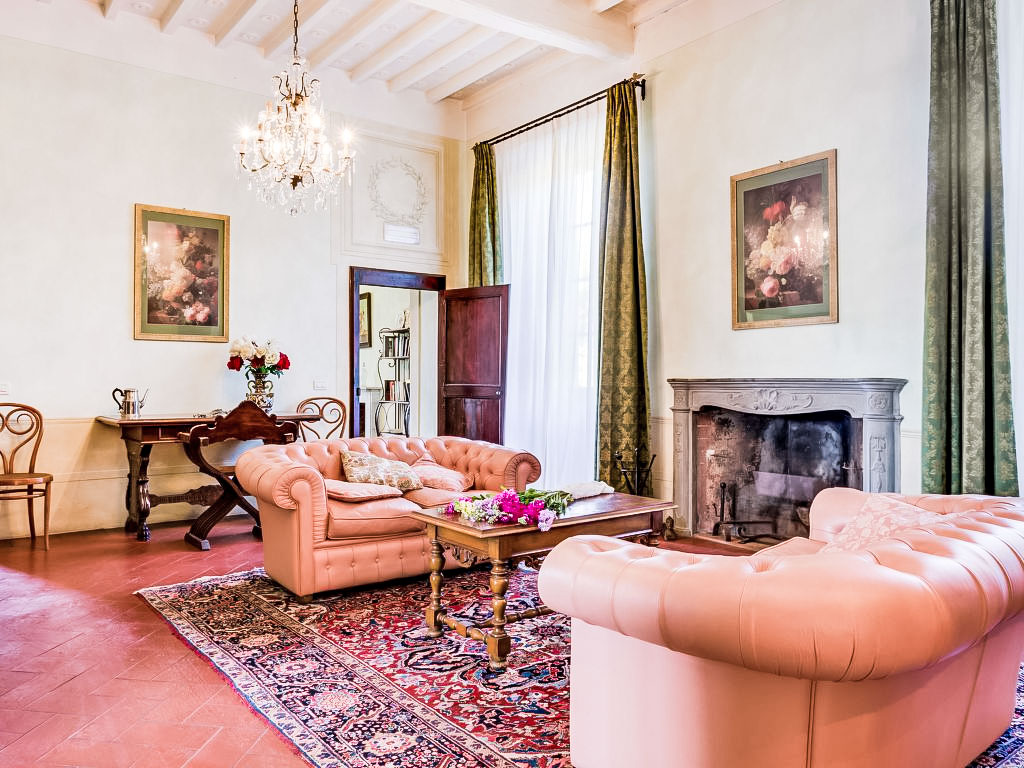 Nicoletta — Living Room