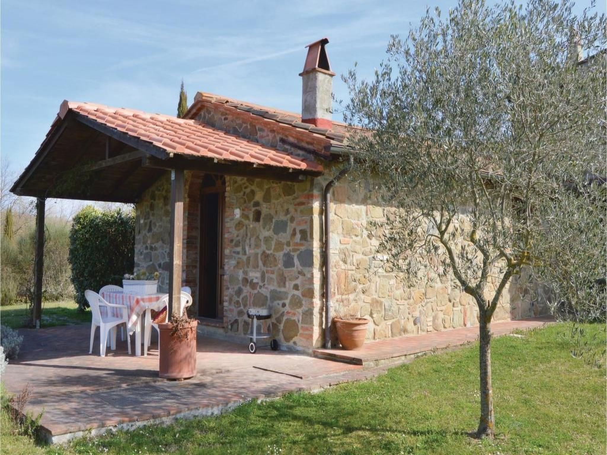 Wohnsitz Lucignano Sara