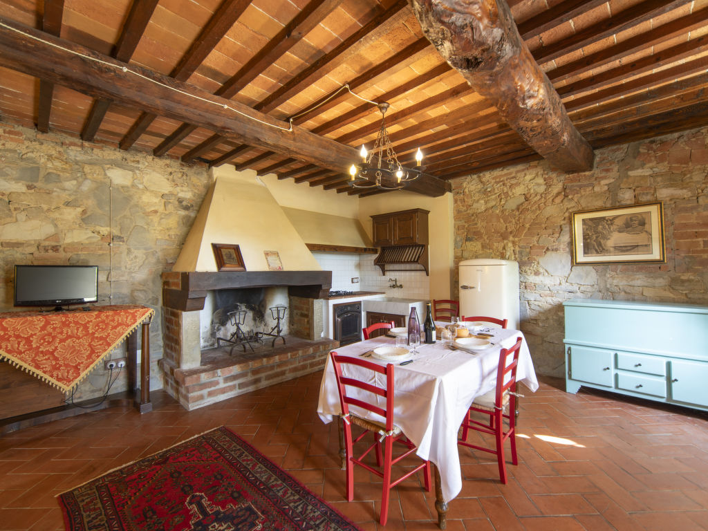 Tenuta Farneta — Kitchen / Dining Room
