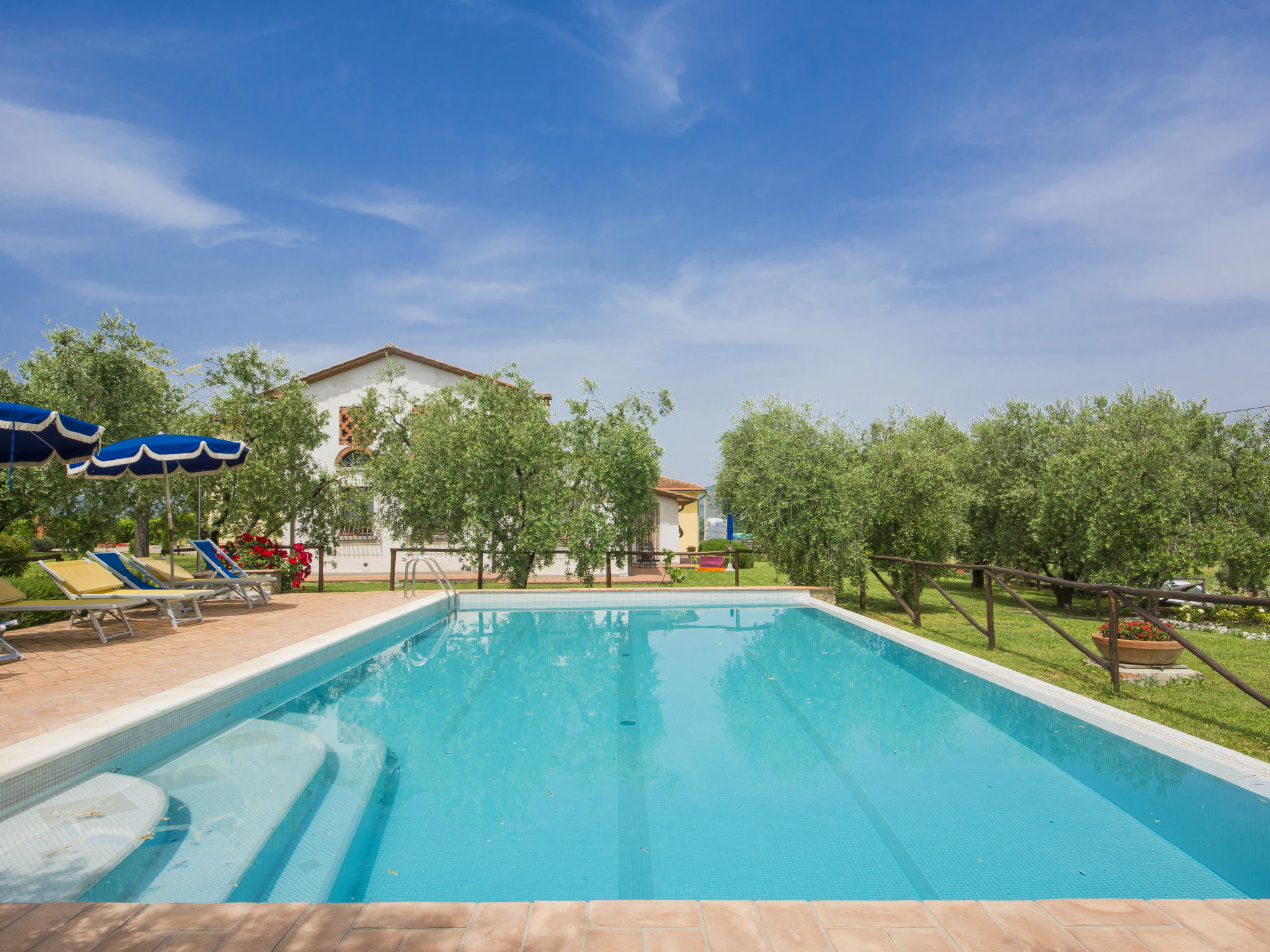 Loggiato Apartment in Vinci