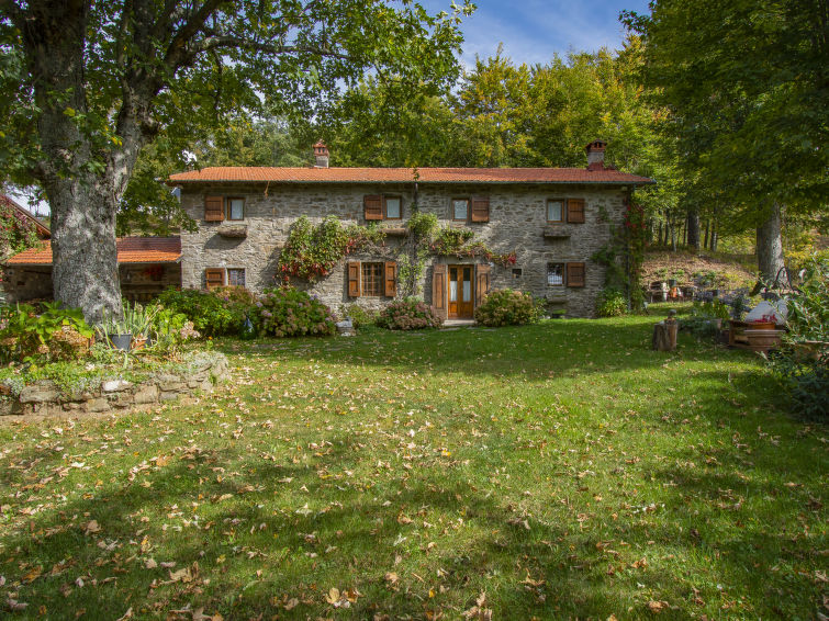Vakantiehuis met open haard en privézwembad in Pistoia in Pistoia