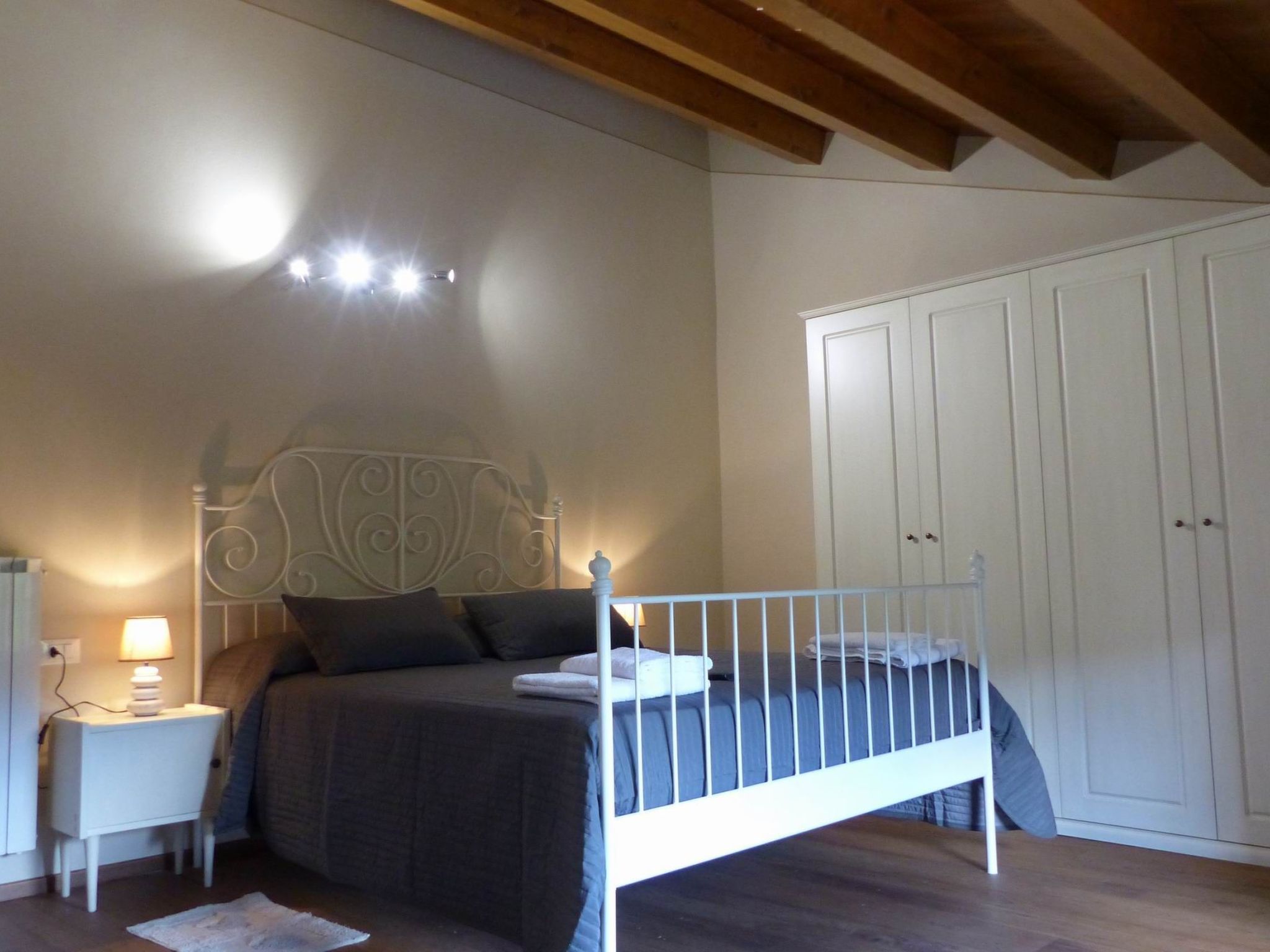 'Case cioni' mit Schwimmbad-Drinnen