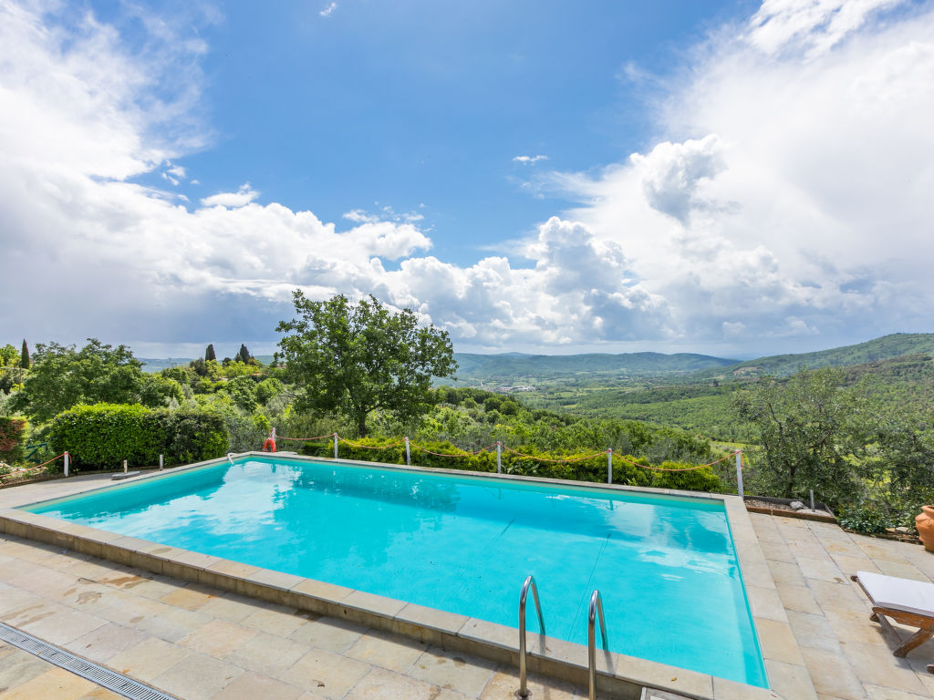 Lunaria — Pool Outdoor