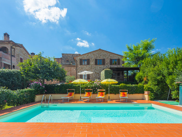 Vakantiehuis met open haard en privézwembad in Gambassi Terme in Gambassi Terme