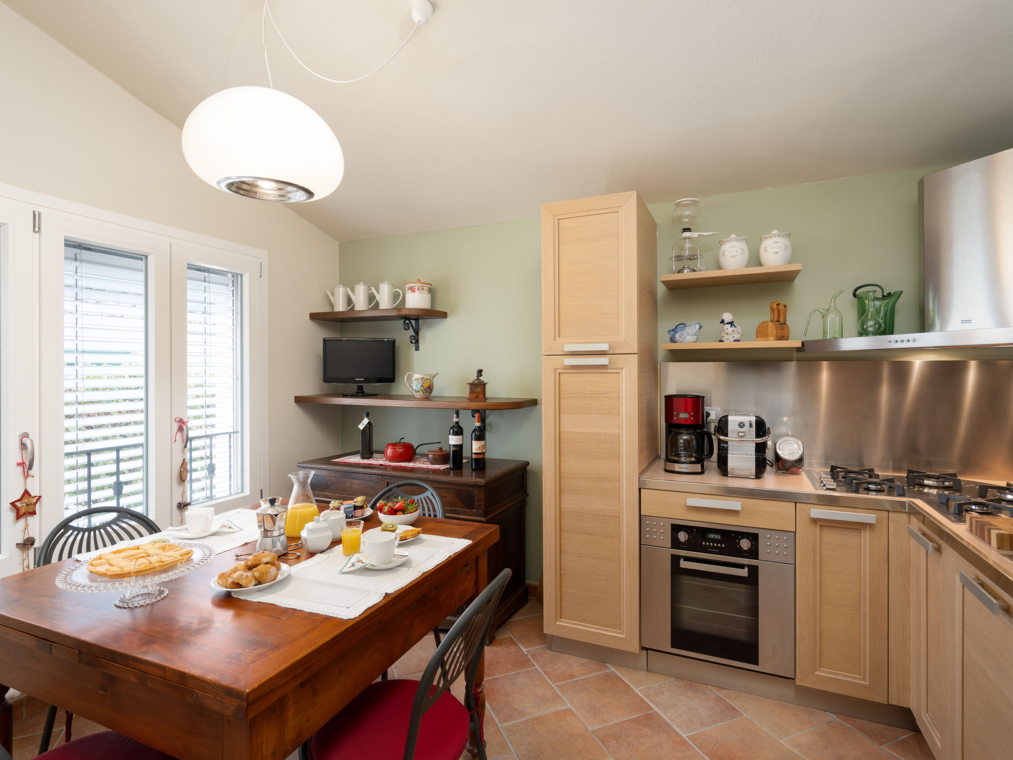 Kitchen / Dining Room
