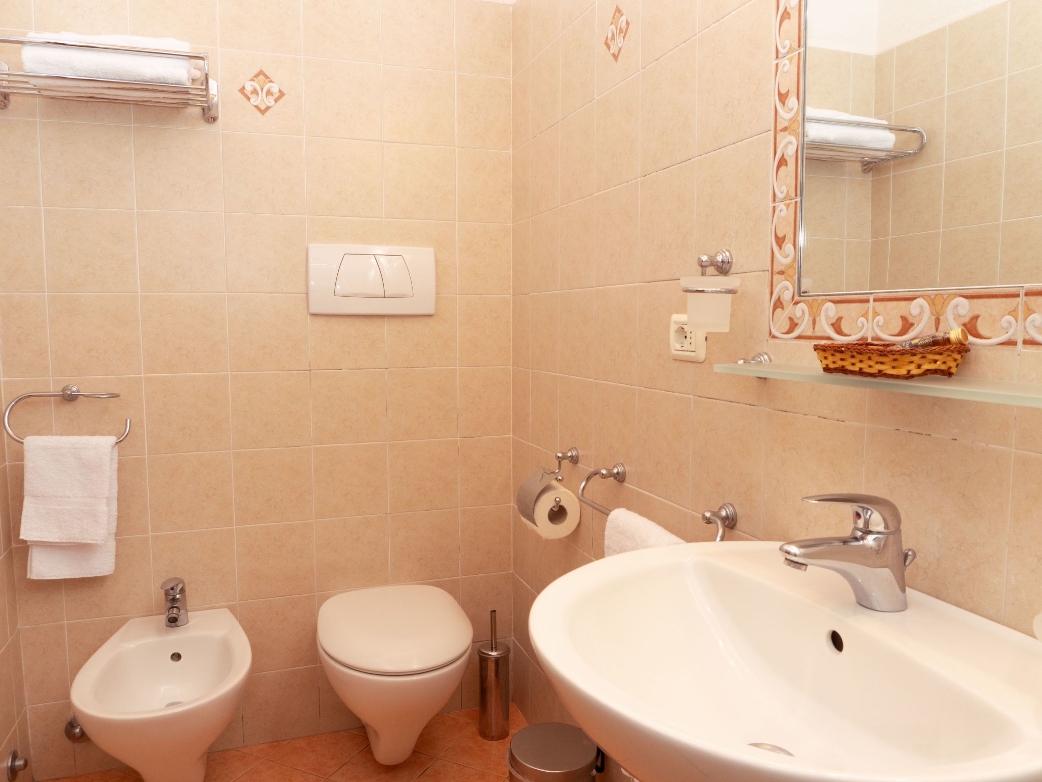 Filippo' Ferienwohnung mit Schwimmbad-Image-tags.info