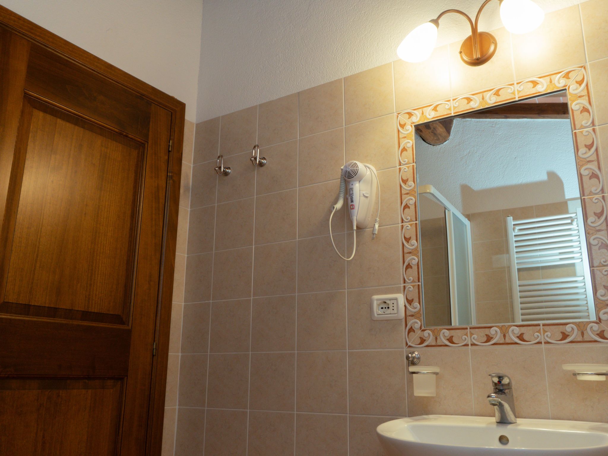 'Sofia' mit Pool-Image-tags.info