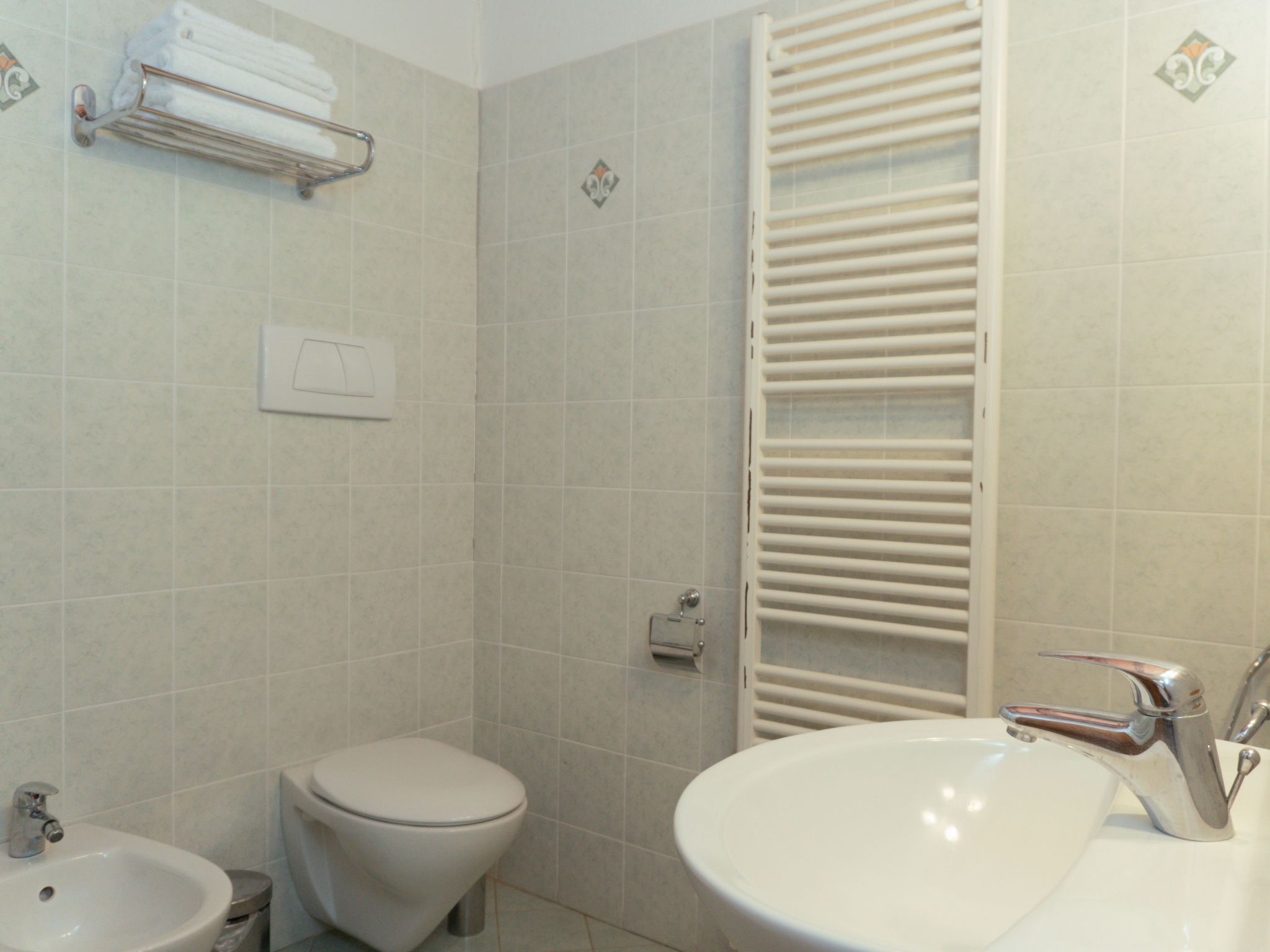 'Sofia' mit Pool-Image-tags.info