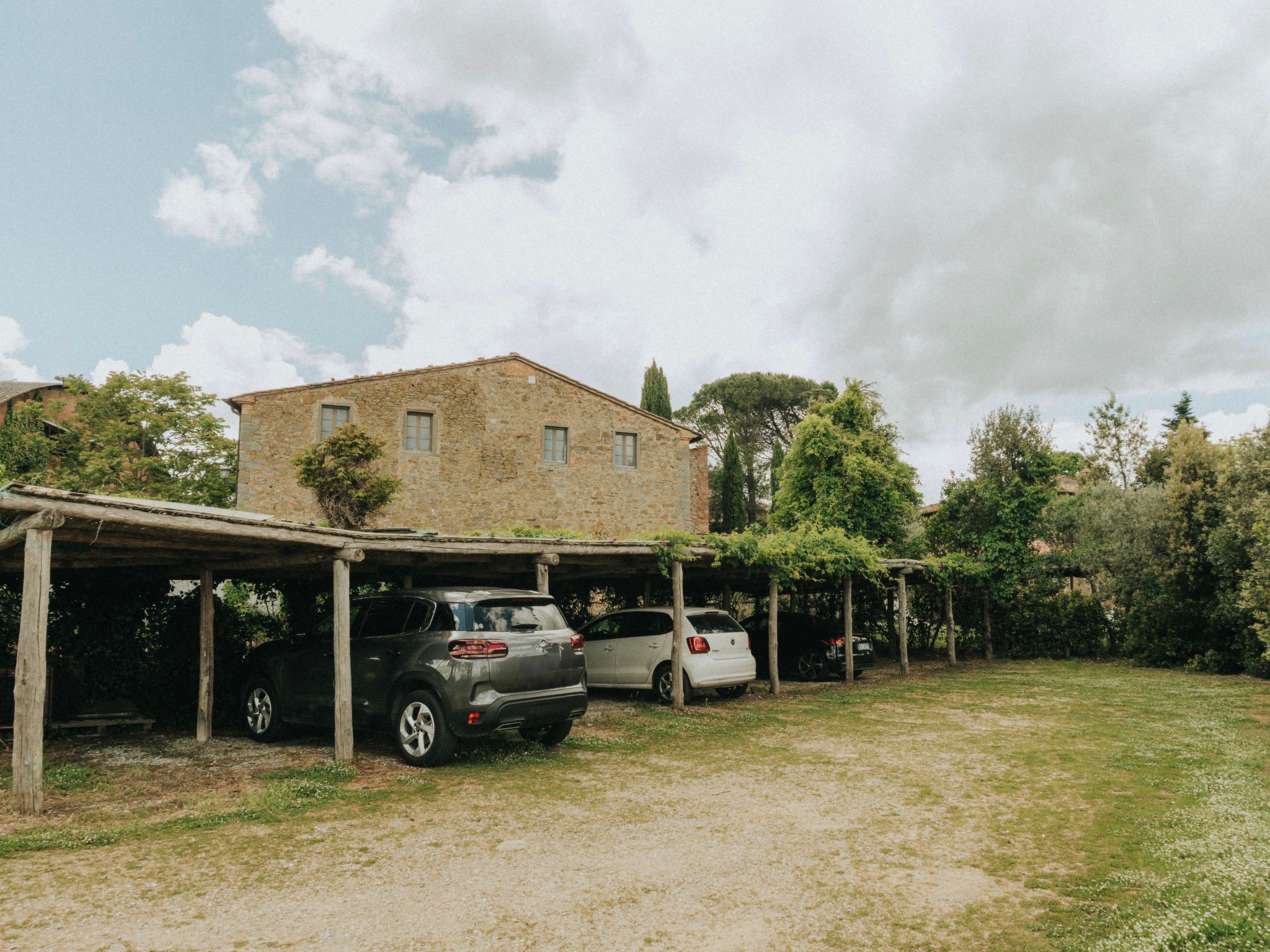 'Giovanni' mit Pool-Image-tags.info