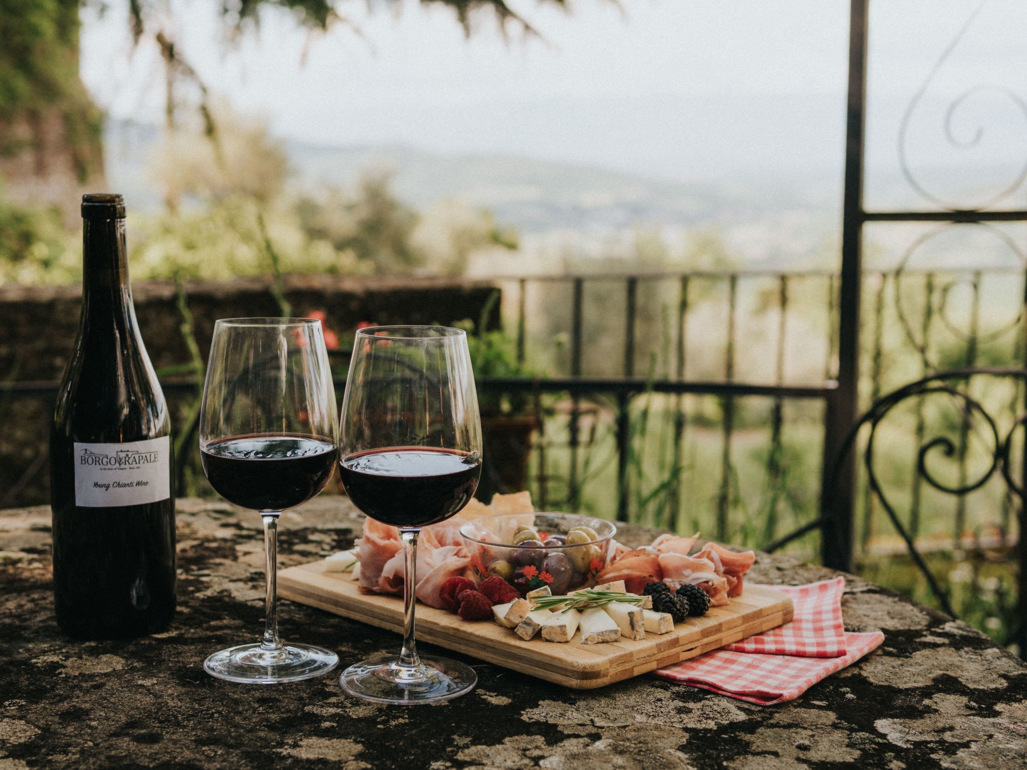 'Giovanni' mit Pool-Image-tags.info