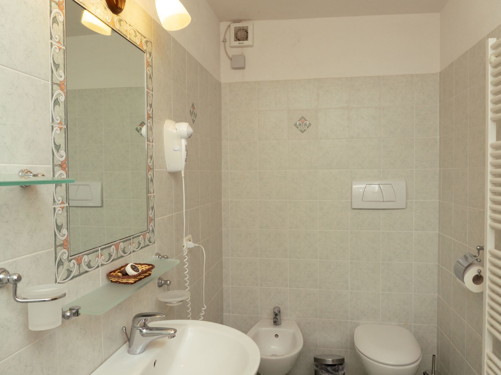 'Tommaso' mit Schwimmbad-Image-tags.info