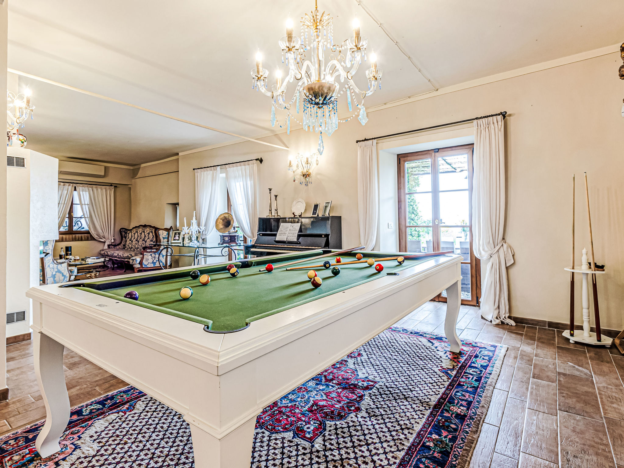 Villa Chateau Le Siroque – Cuisine et coin repas, photo 13 sur 51