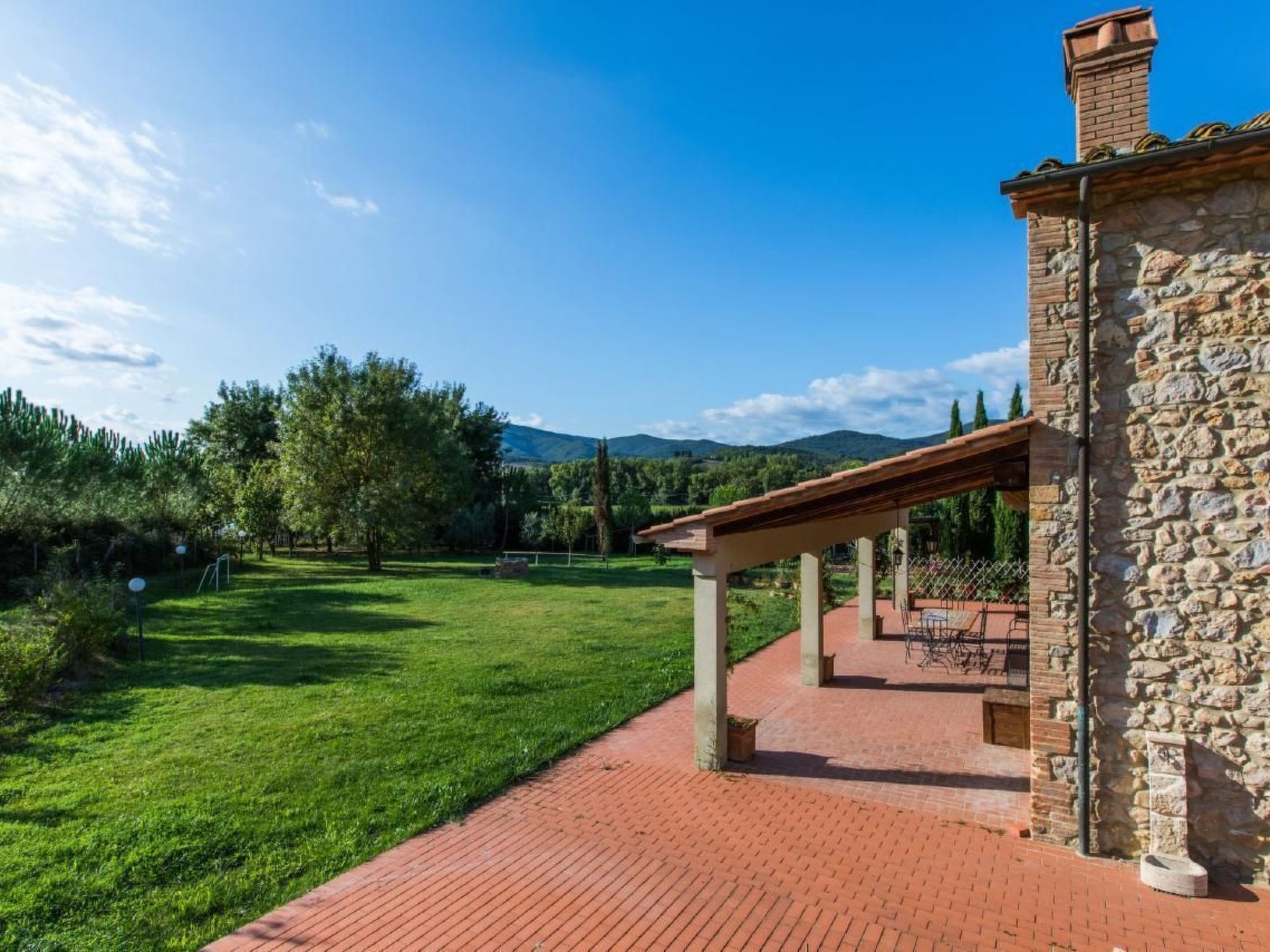 Wohnung mit Garten, Grill und Terrasse-Binnen