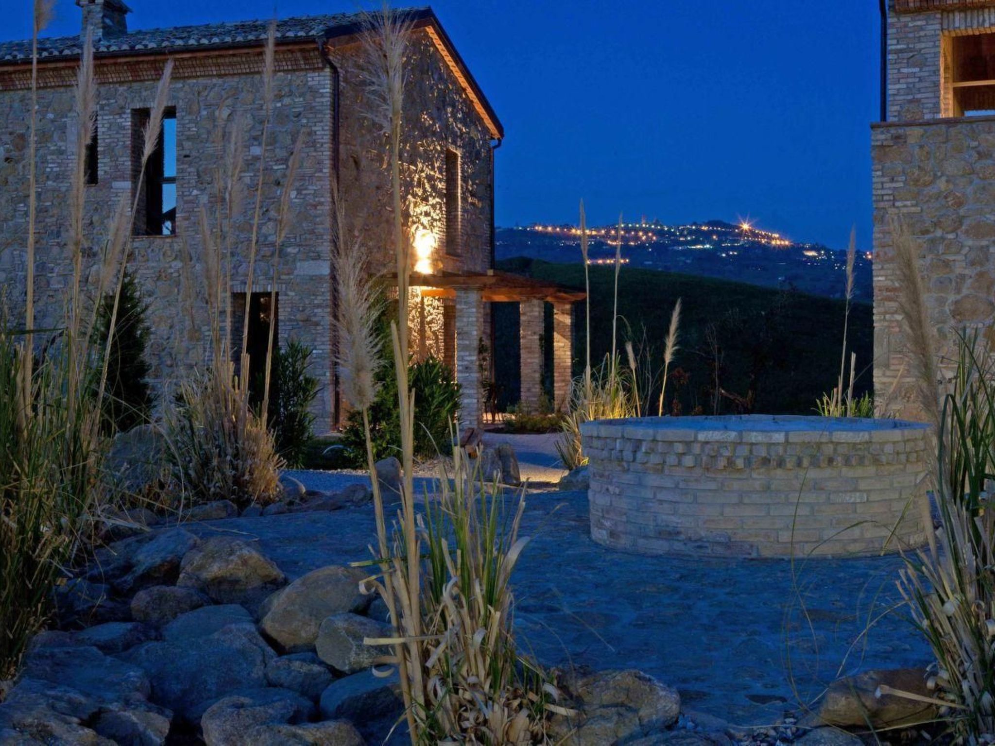 "Villa Forma" mit Gemeinschaftspool-Binnen