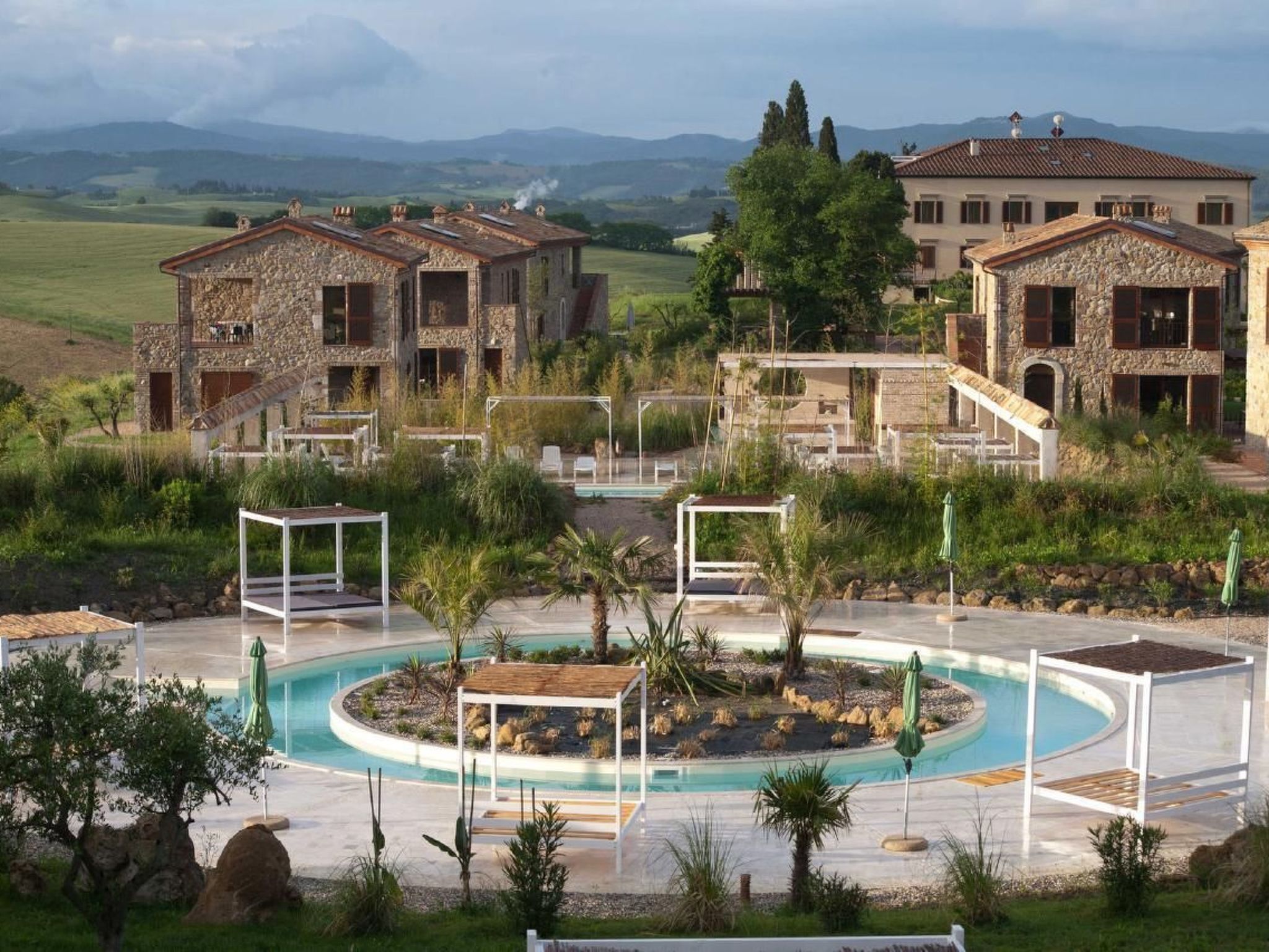 "Villa Forma" mit Gemeinschaftspool-Binnen